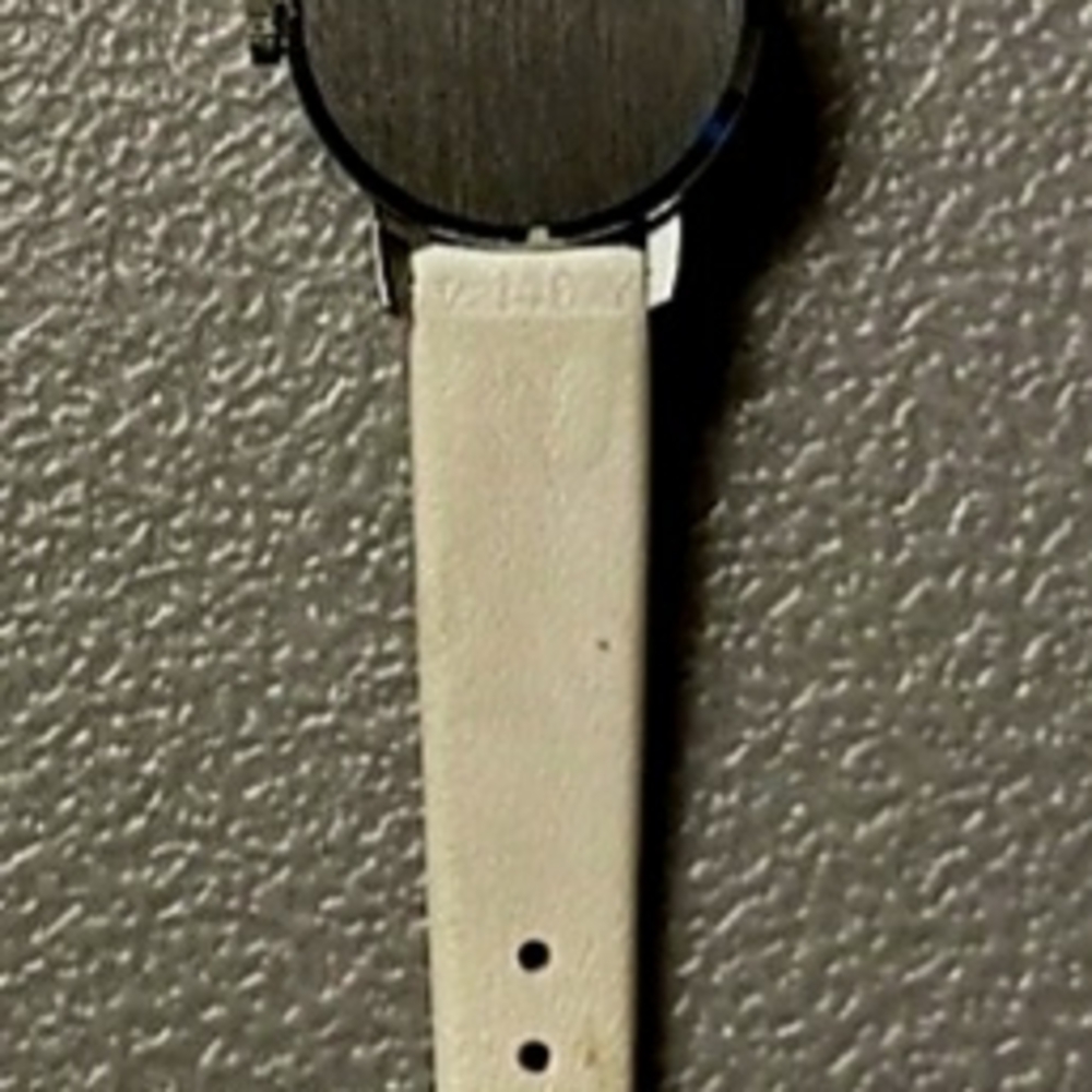 Disney Silver and White Smartwatch with Cinderella Design - Picture 4 of 5